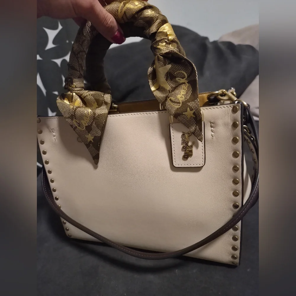 Coach Rouge 25 In Colorblock With Rivets - Picture 4 of 8